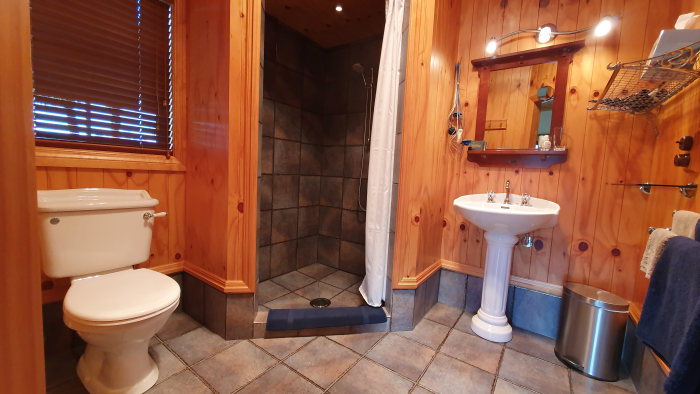 Photo of property: Ensuite