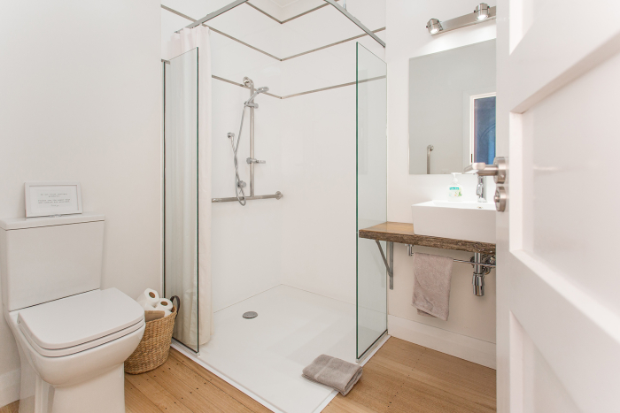 Photo of property: Shared bathroom ground floor